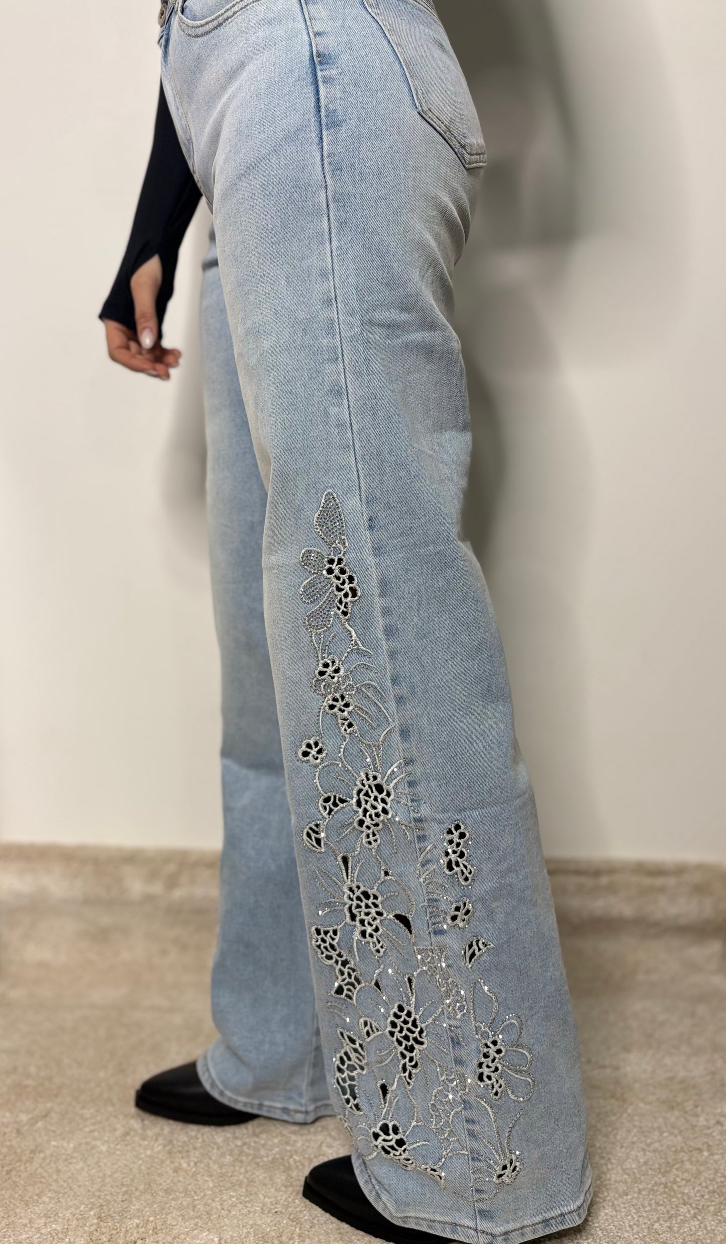 Jeans Donna a Vita Alta con Ricami Floreali Argentati - Denim Azzurro