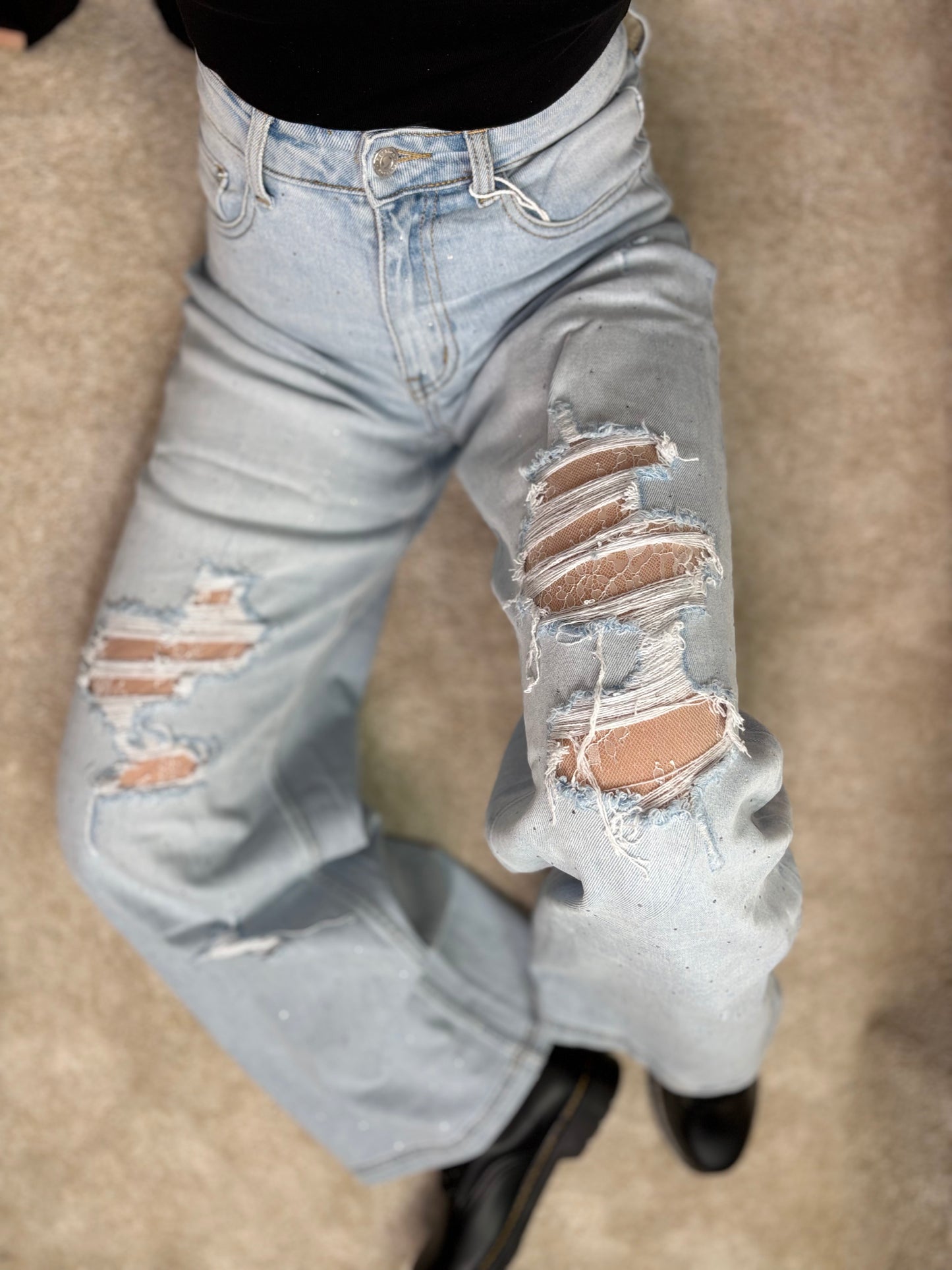 Jeans Distressed Effetto Vissuto con Pizzo - Wide Leg Denim Azzurro