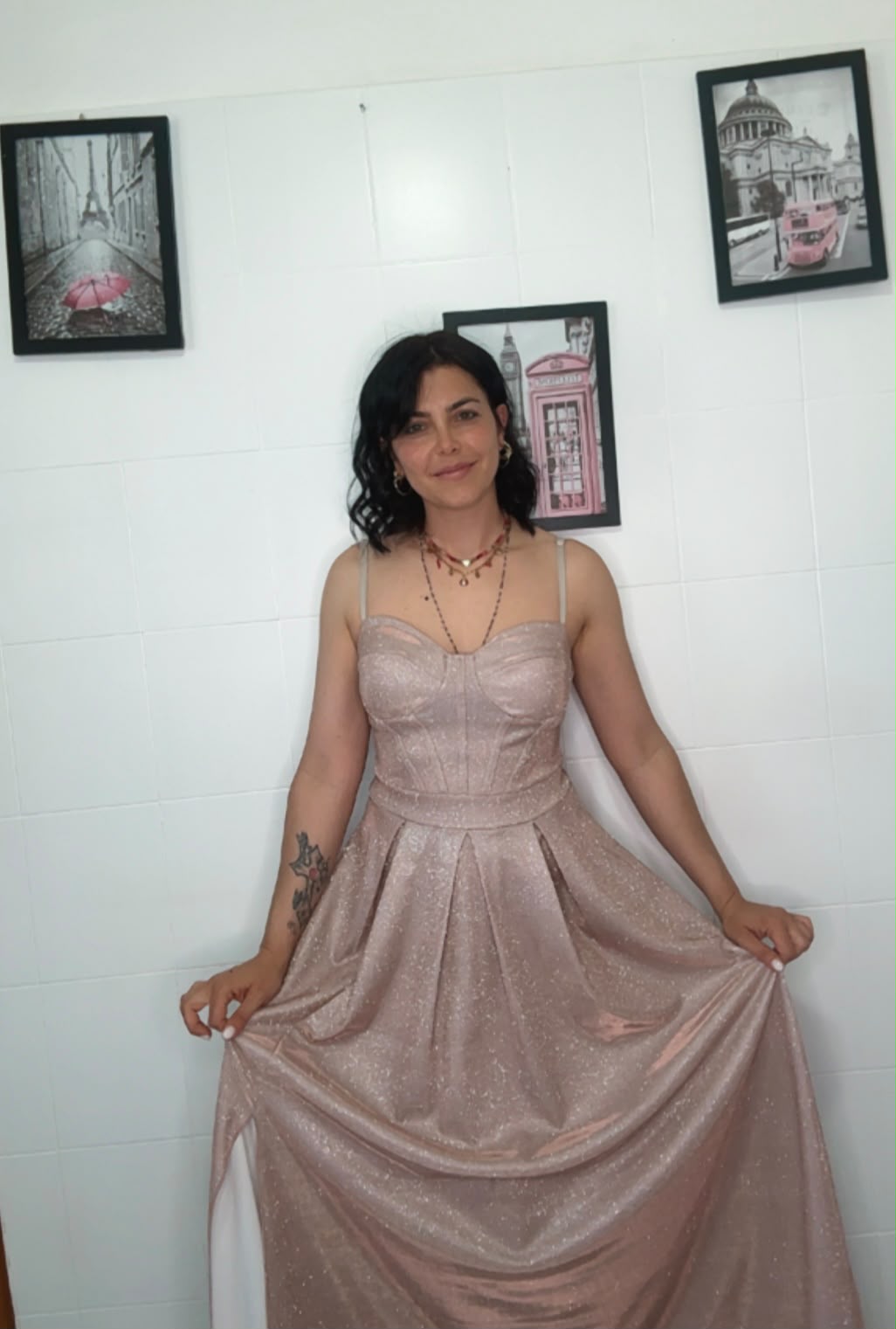 Abito Corset Glitter Rosa – Effetto Scultura con Spacco Laterale