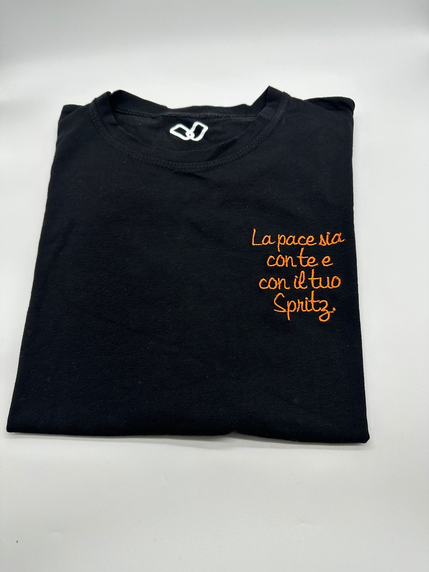 T-Shirt ricamata "La pace sia con te e con il tuo Spritz" | DR-CLYDE SHOP