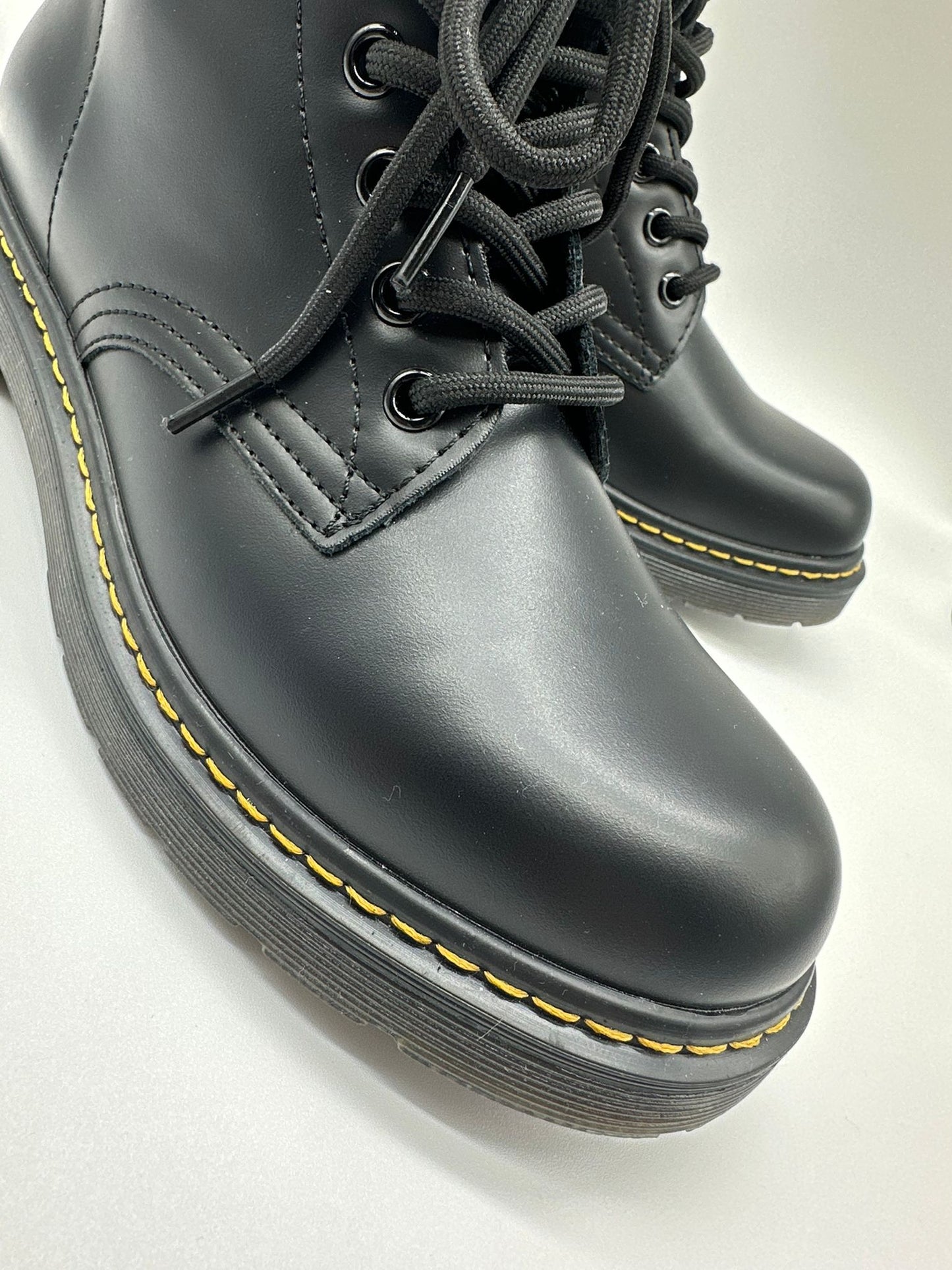 Stivali Combat Neri con Suola Platform - Stile Urban Rock