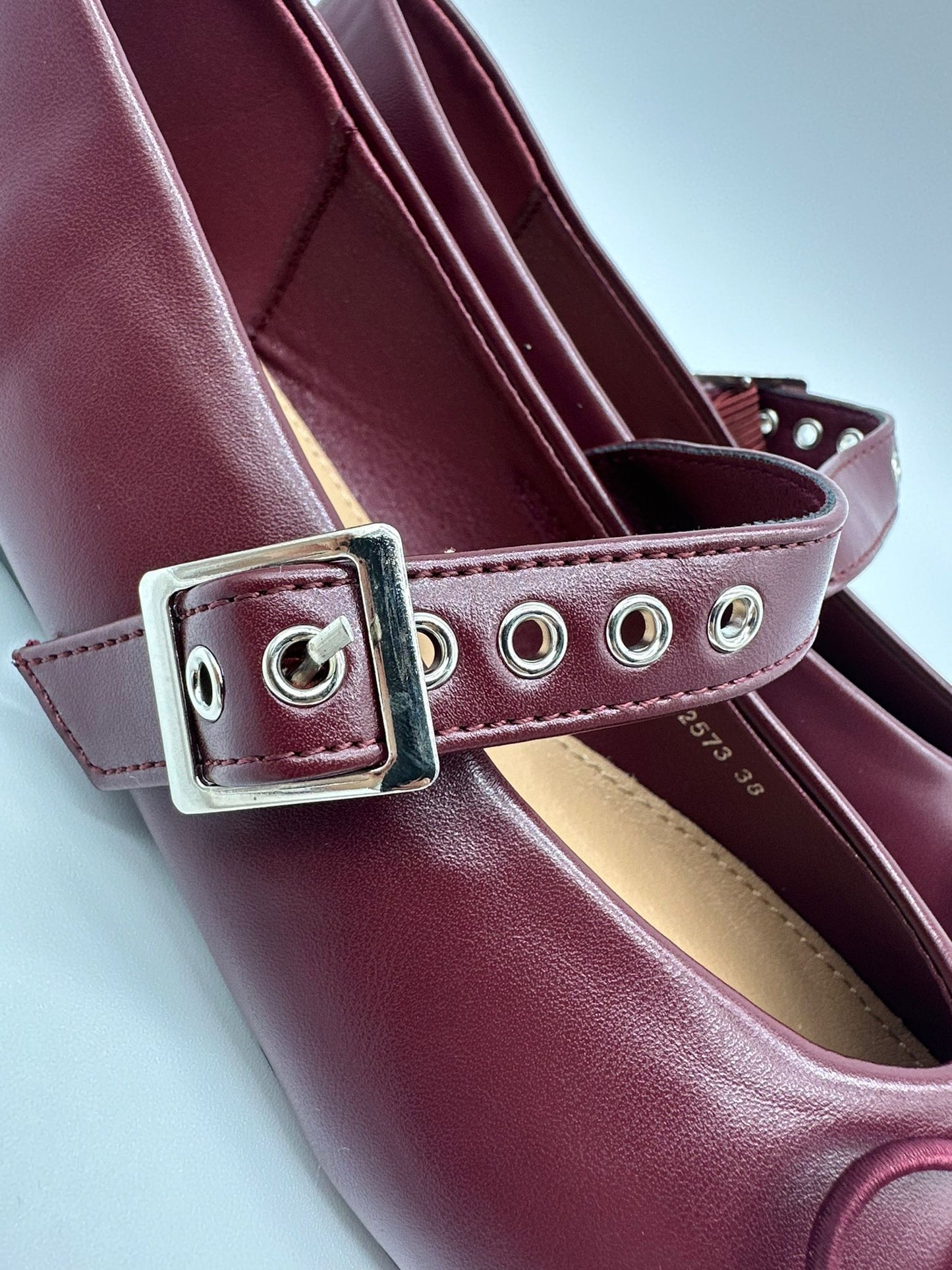 Ballerine Bordeaux con Cinturino e Fiocco - Stile Vintage Chic
