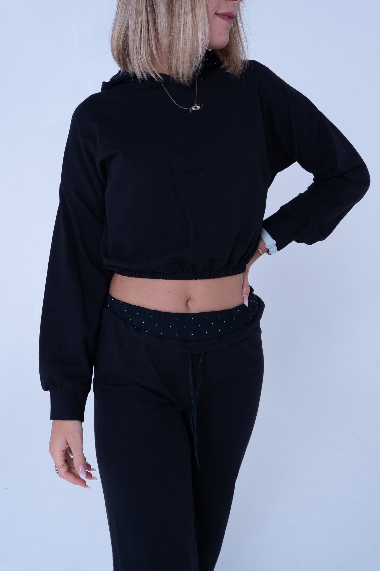 Coordinato Nero con Strass - Felpa Crop e Pantaloni