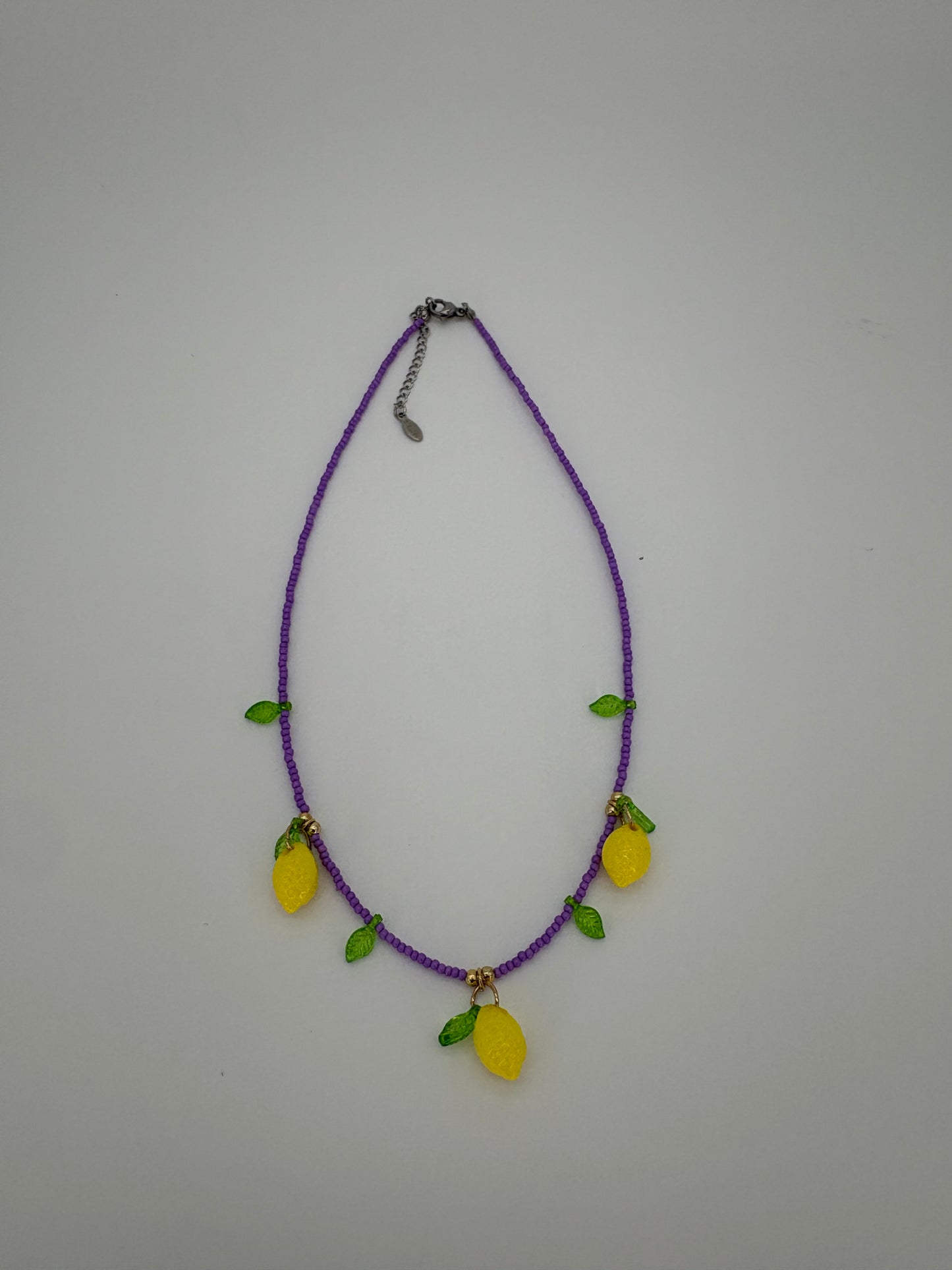 Collana con Ciondoli Limone e Perline – Gioiello Estivo Boho Chic