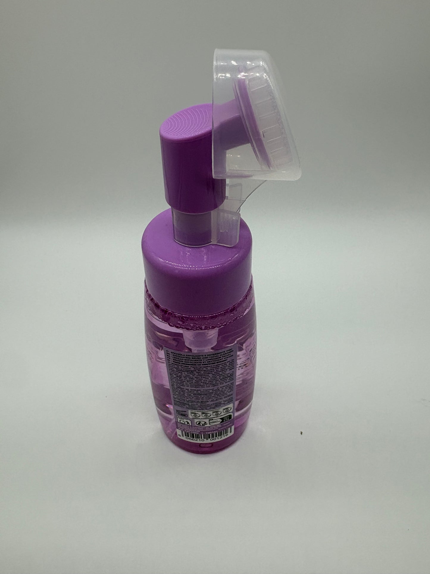 Detergente viso con spazzola esfoliante