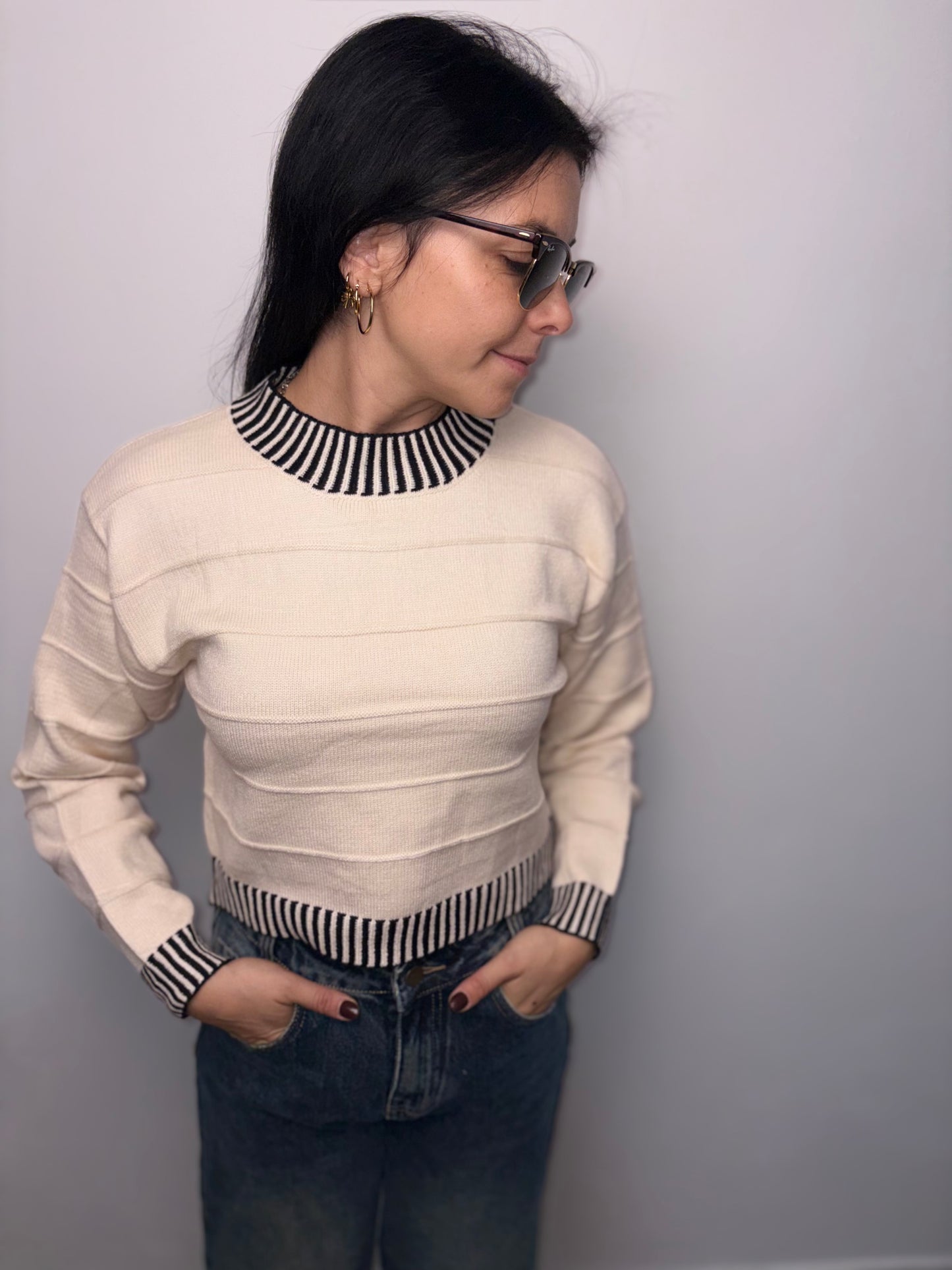 Maglione Crop con Righe - Stile Casual Elegante