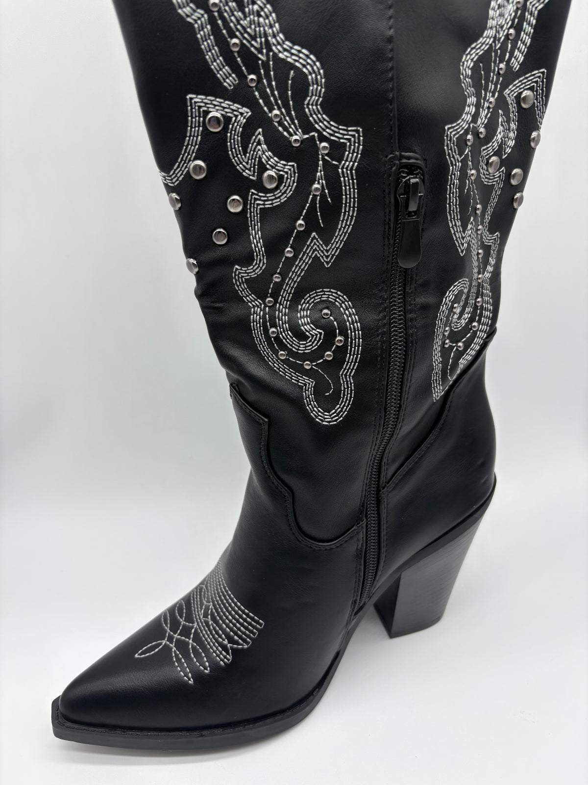 Stivali Alti con ricami e borchie - DR-CLYDE SHOP ONLINE