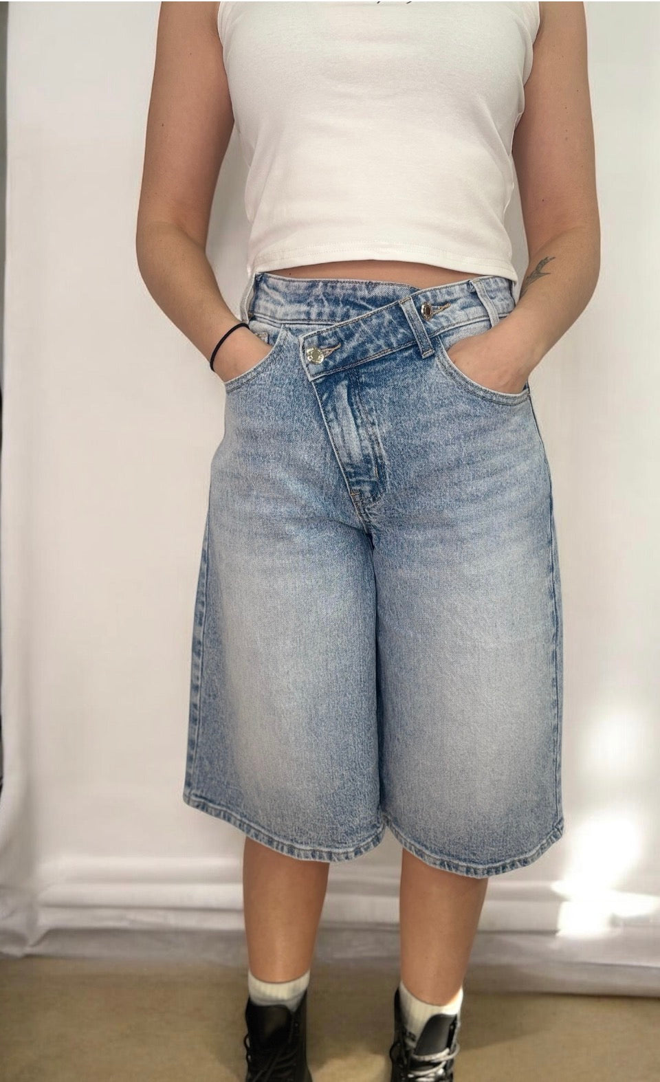 Bermuda Denim a Portafoglio Azzurro - Stile Casual Trendy