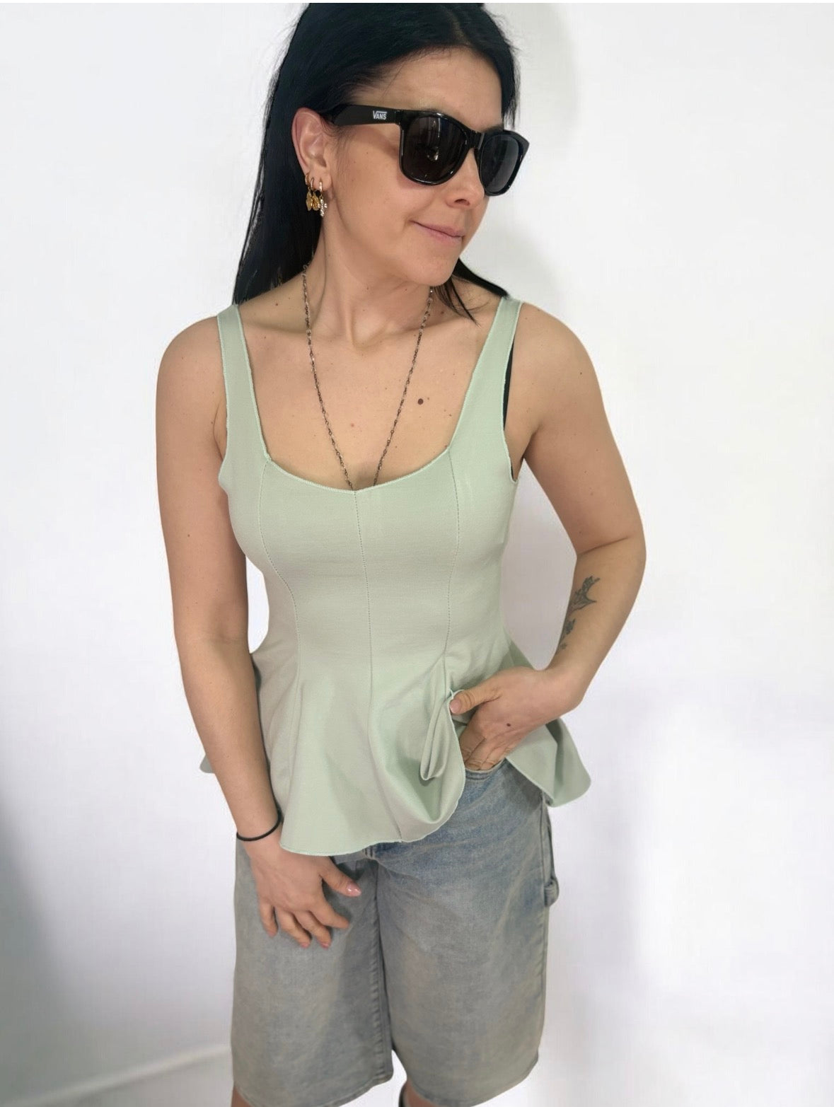 Top Peplo Donna - Canotta con Balza Elegante