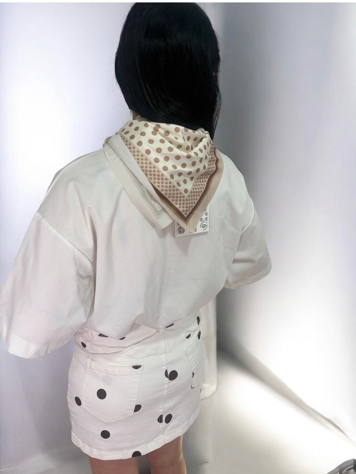 T-shirt Donna con Foulard a Pois - Maglietta Casual Elegante Bianca e Nera