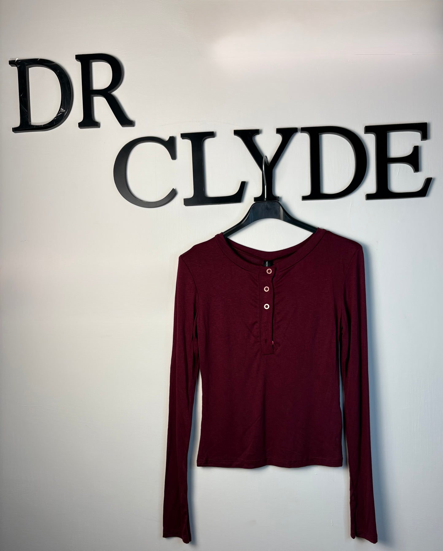 Maglietta Donna Manica Lunga con Bottoni - Elegante e Versatile