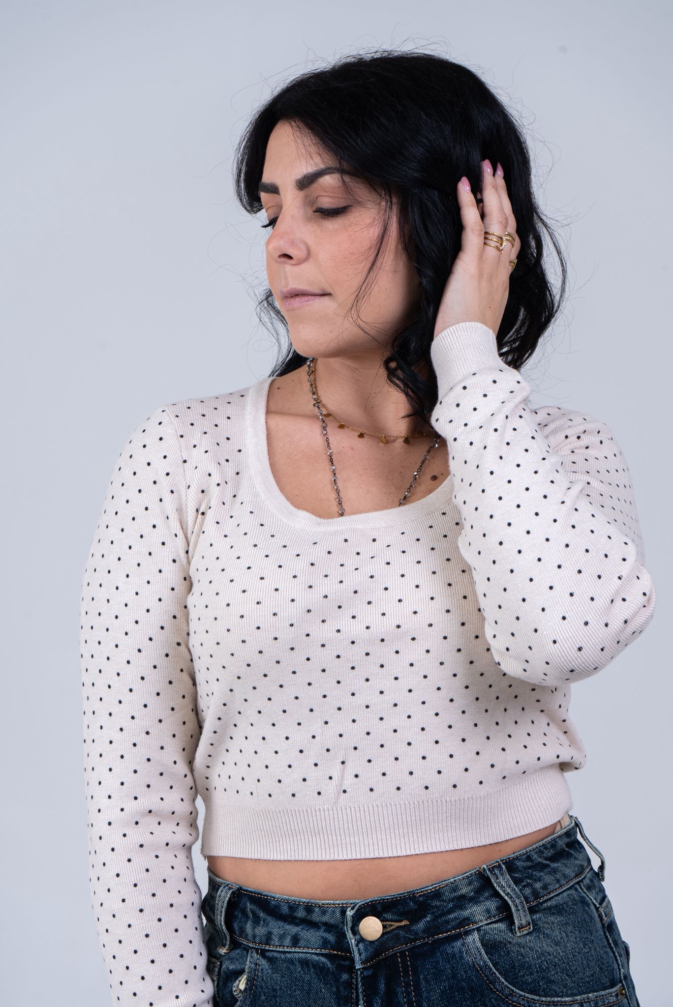 Maglia Crop Top a Pois Beige - Elegante e Versatile