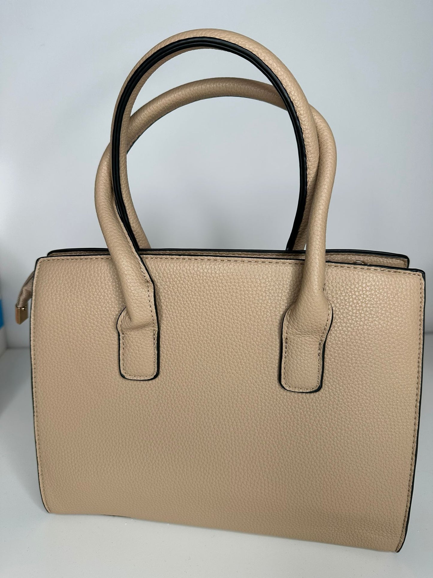 Borsa a Mano Elegante Beige con Lucchetto