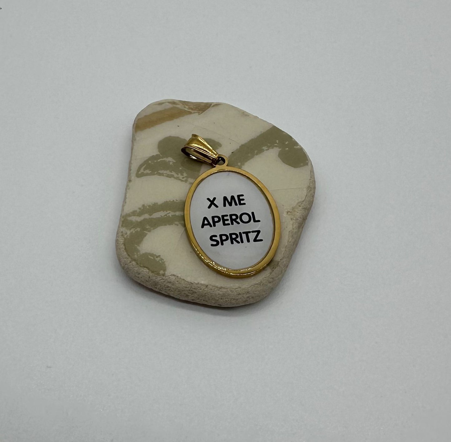 Ciondoli in Acciaio Inossidabile con Frasi Ironiche – Charm Dorati Donna | DR-CLYDE SHOP