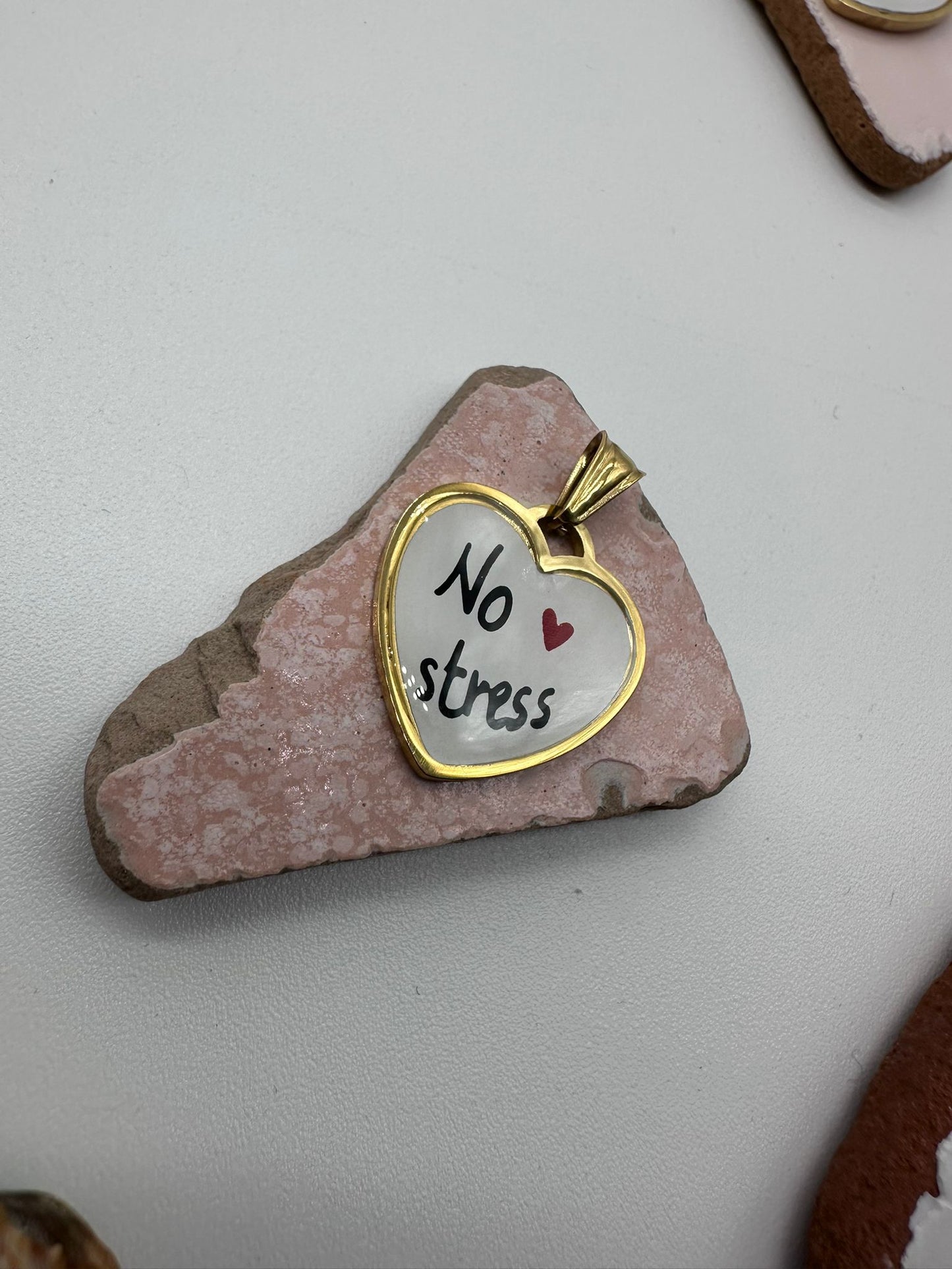 Ciondoli in Acciaio Inossidabile con Frasi Ironiche – Charm Dorati Donna | DR-CLYDE SHOP