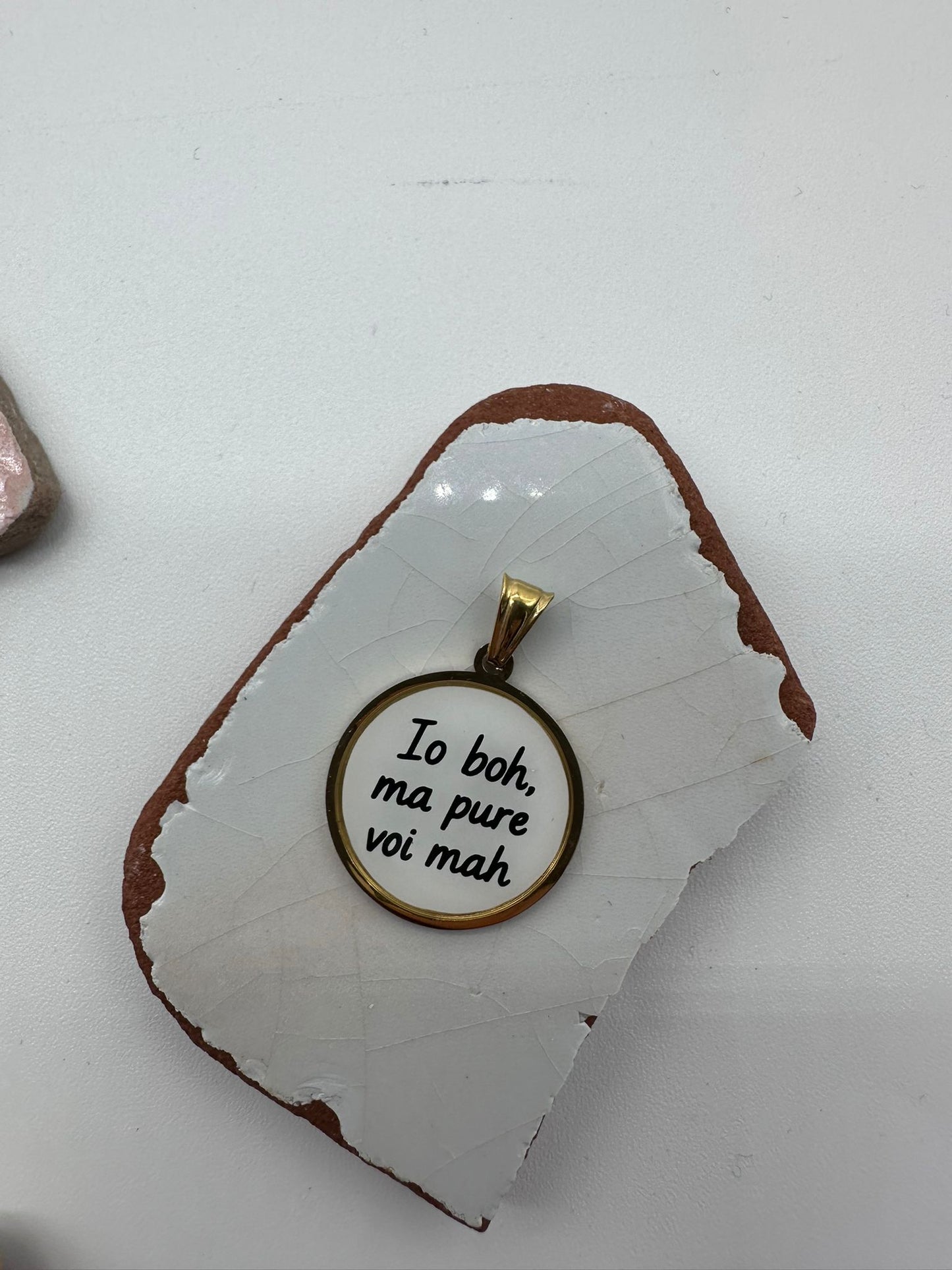 Ciondoli in Acciaio Inossidabile con Frasi Ironiche – Charm Dorati Donna | DR-CLYDE SHOP