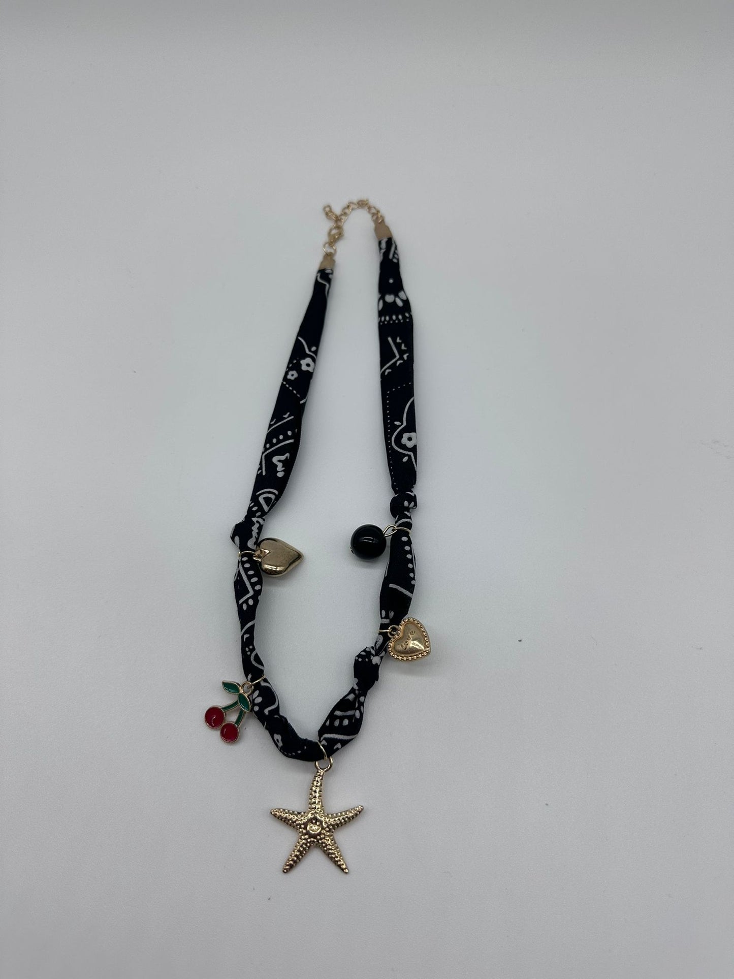 Collana Bandana Charm con Stella Marina e Cuori | DR-CLYDE SHOP