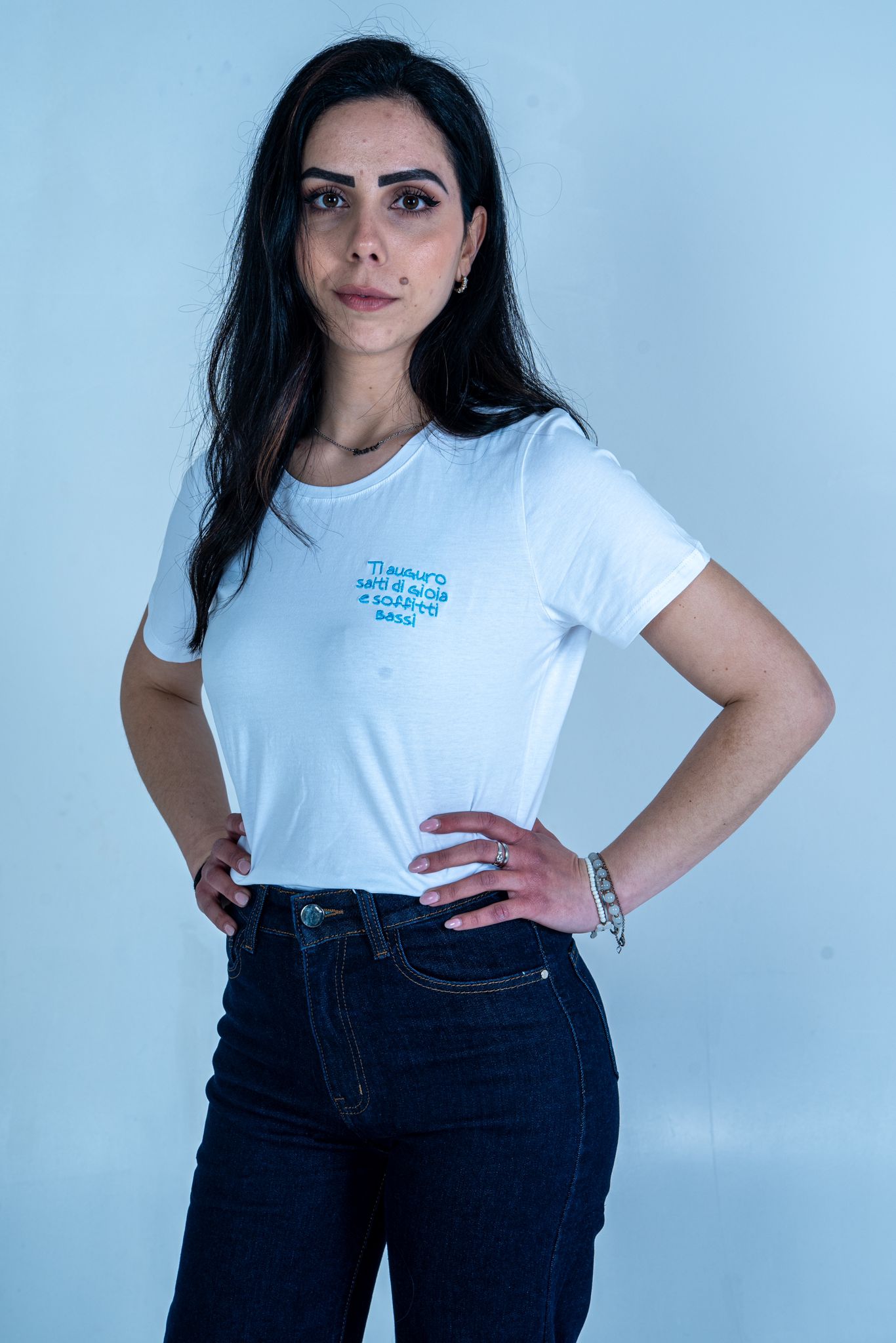 T-Shirt ricamata "Ti auguro salti di gioia e soffitti bassi | DR-CLYDE SHOP
