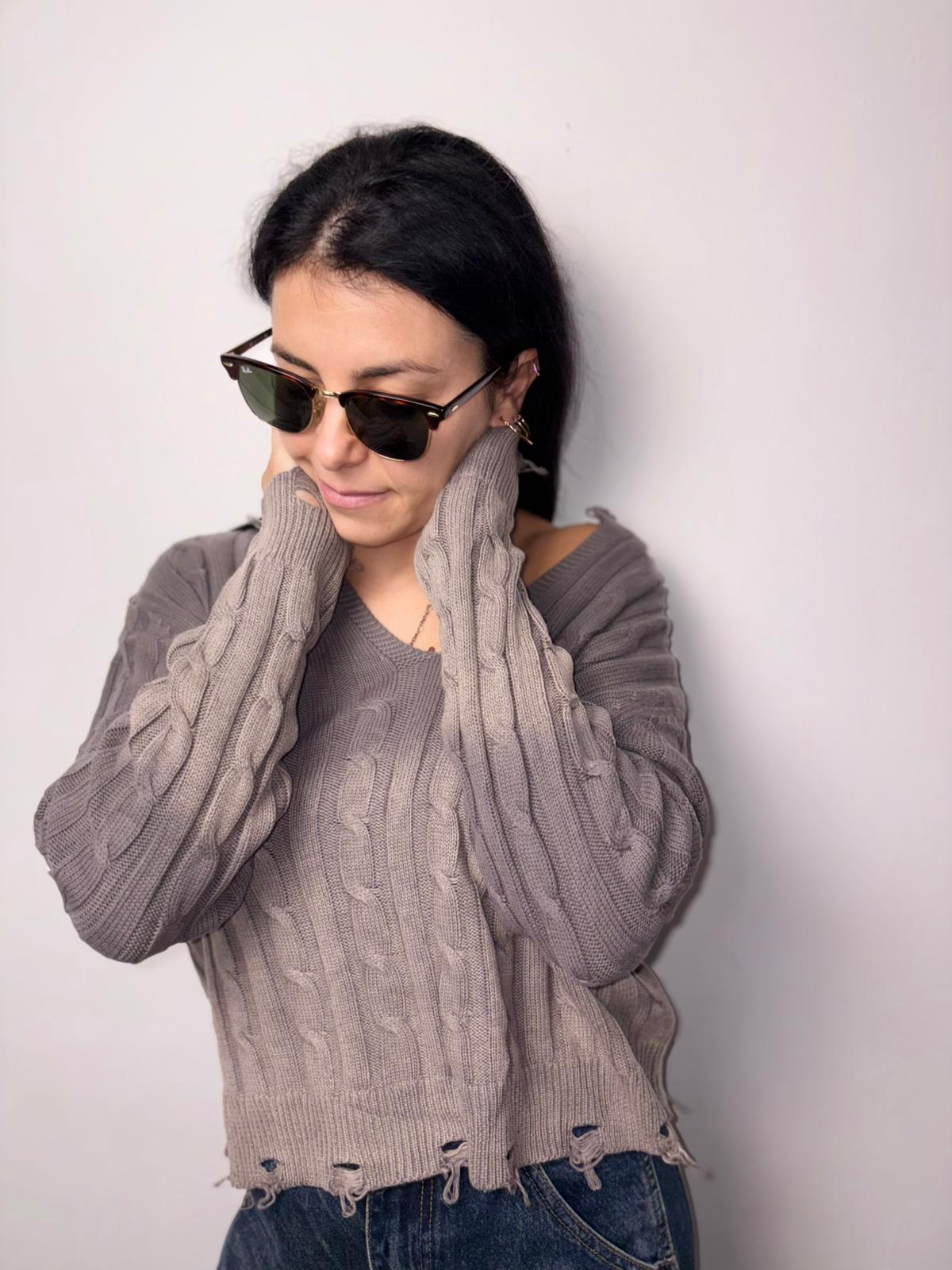 "Maglione a Trecce Effetto Sfumato - Stile Distressed Casual"