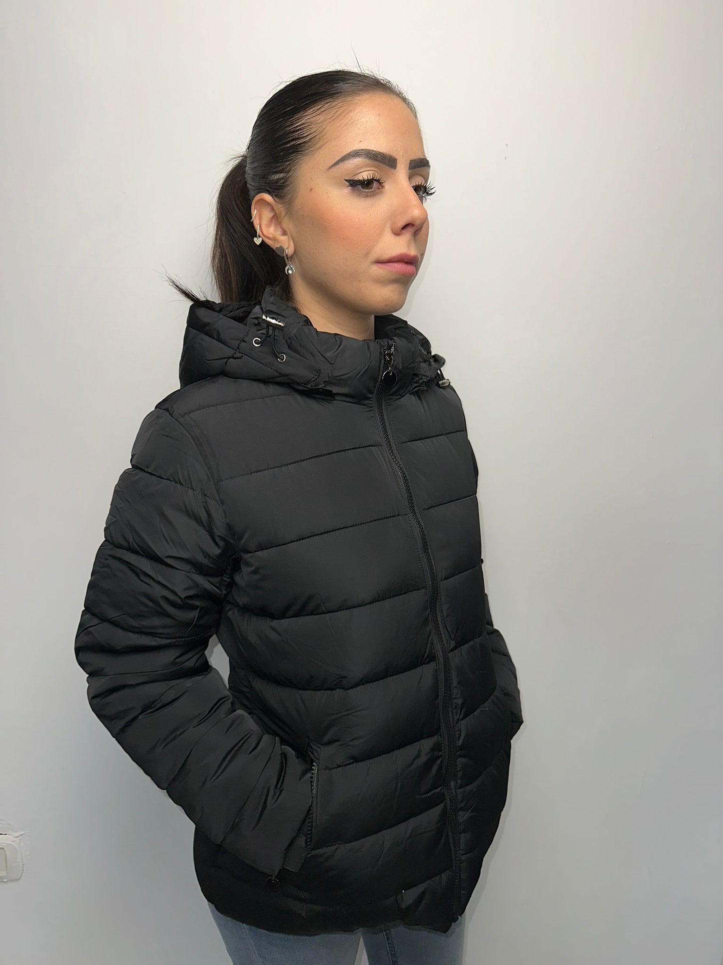 Piumino Nero con Cappuccio - Giacca Imbottita Invernale Donna