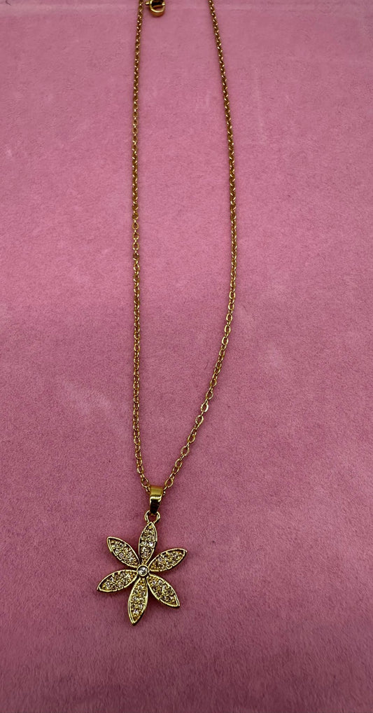 Collana Fiore Oro - Eleganza Naturale