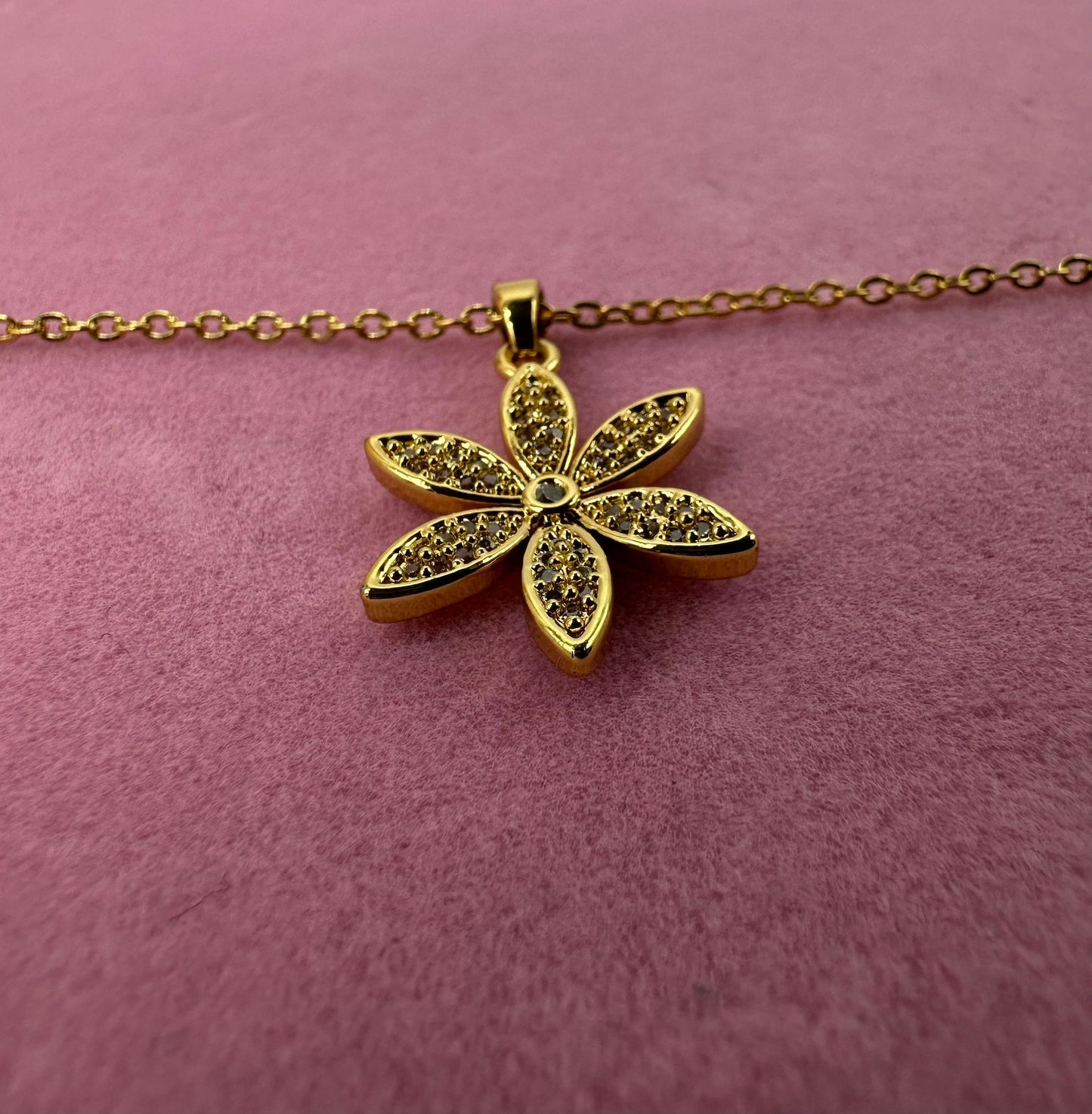Collana Fiore Oro - Eleganza Naturale