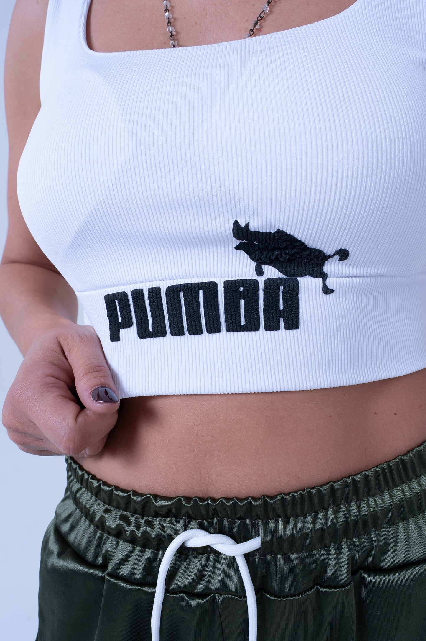 Canotta crop bianca con PUMBA- Creazione DR-CLYDE