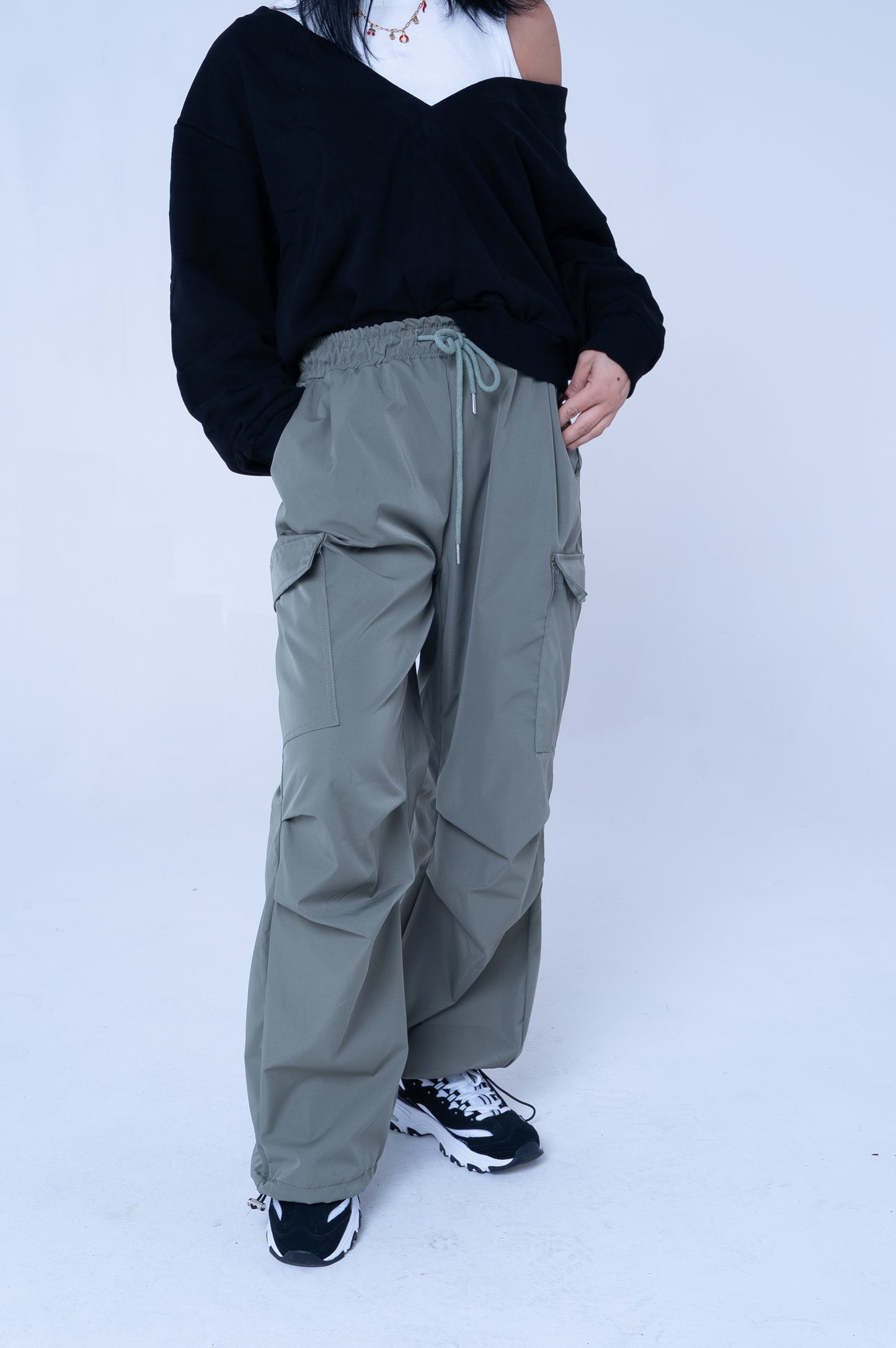 Pantaloni Cargo Verdi Oversize con Tasche