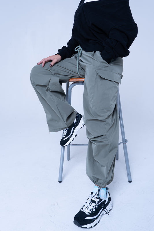 Pantaloni Cargo Verdi Oversize con Tasche