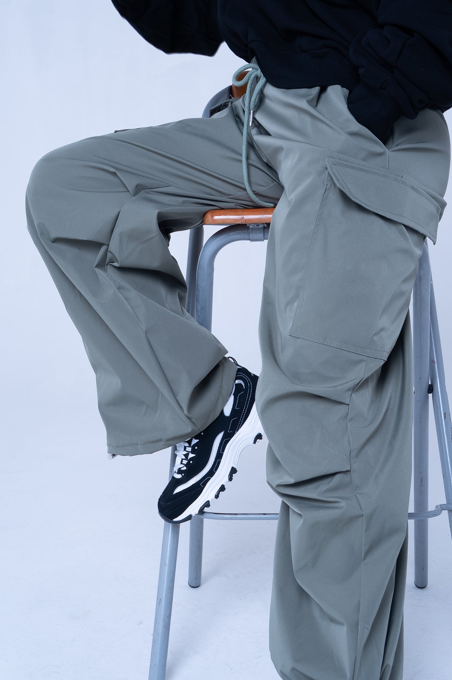 Pantaloni Cargo Verdi Oversize con Tasche