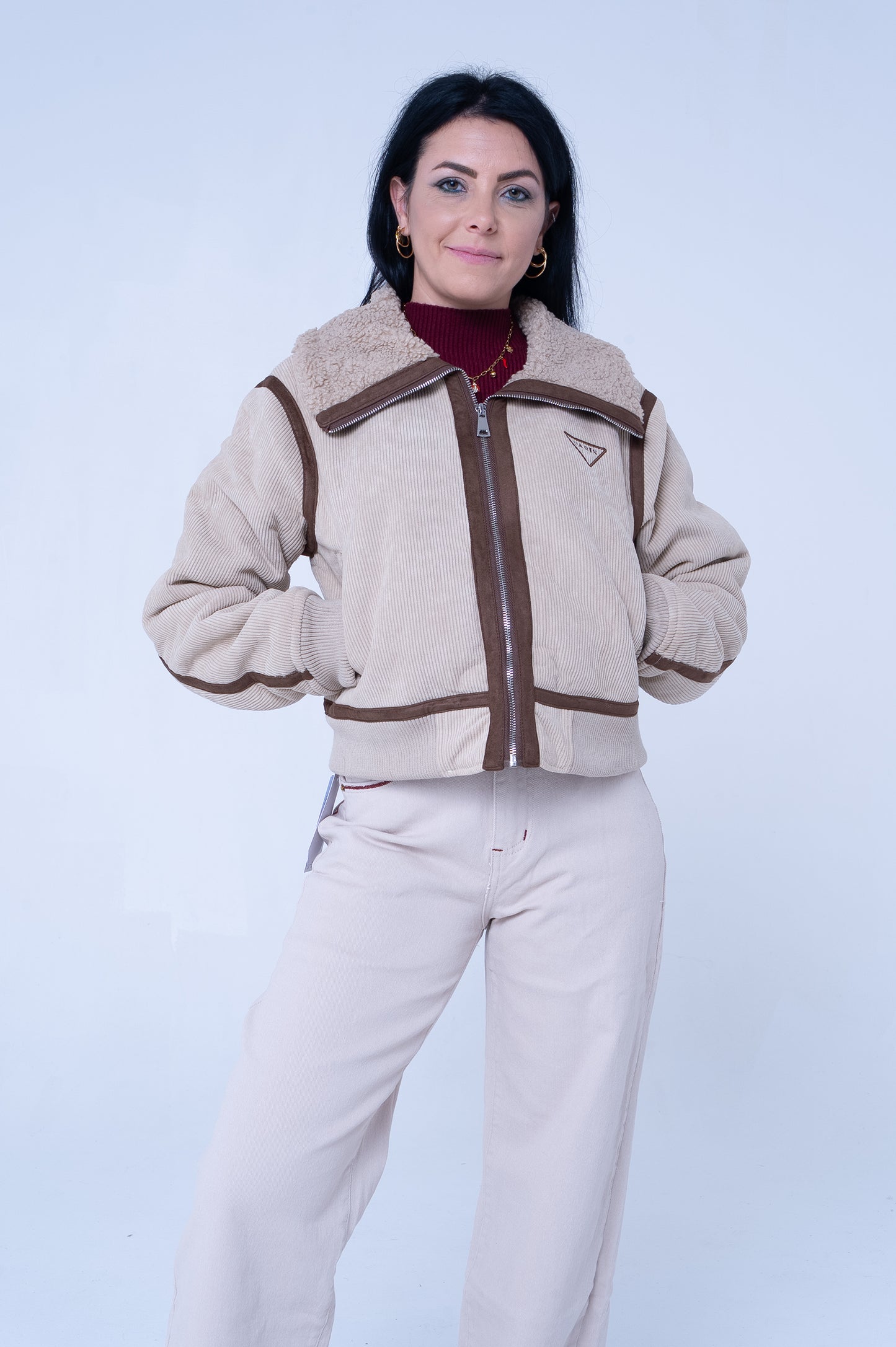 Montone Marrone con Interno Sherpa - Dettagli in Pelle Arancione