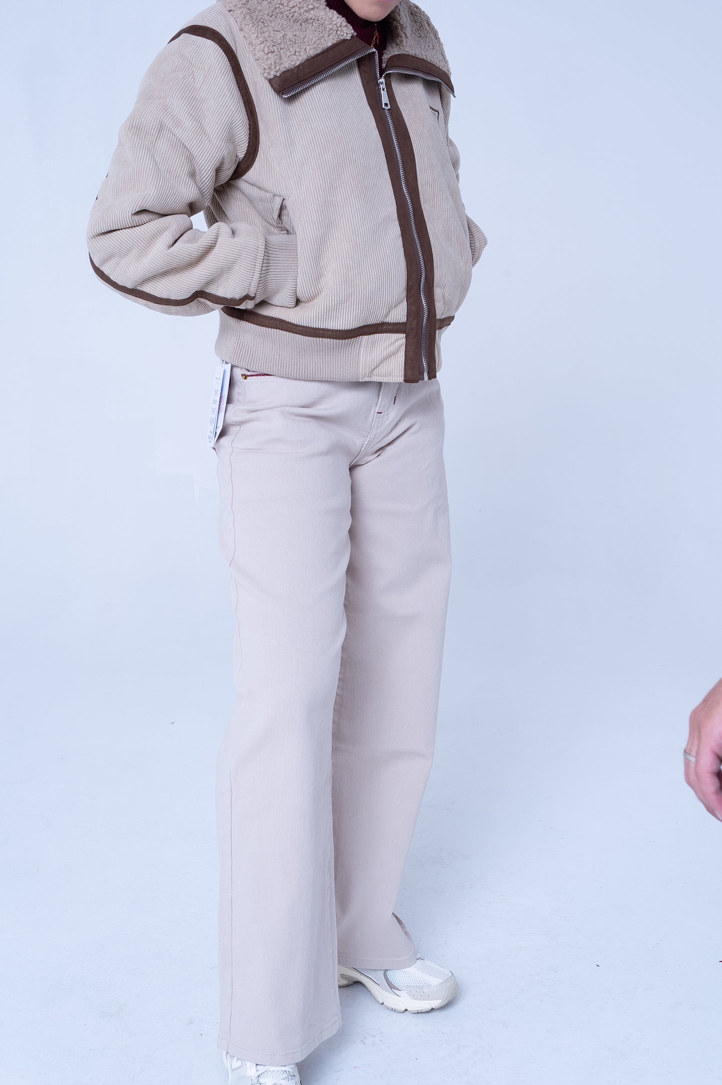 Montone Marrone con Interno Sherpa - Dettagli in Pelle Arancione