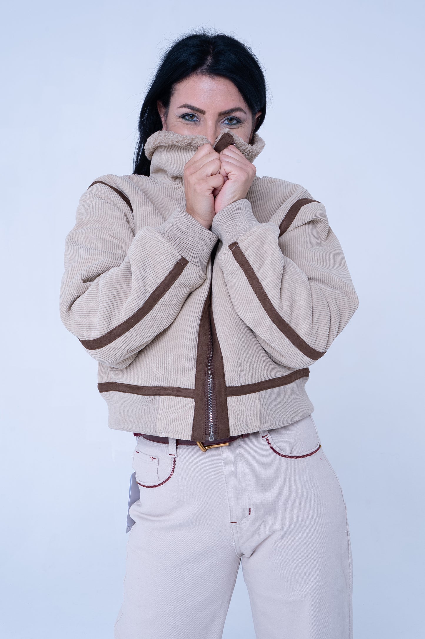 Montone Marrone con Interno Sherpa - Dettagli in Pelle Arancione